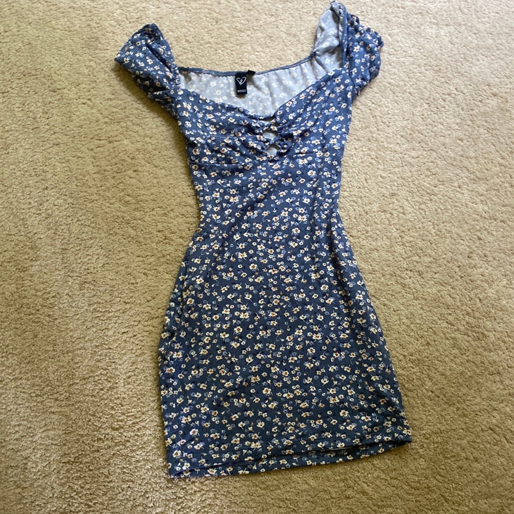 Off the shoulder super soft worn once. From Windsor